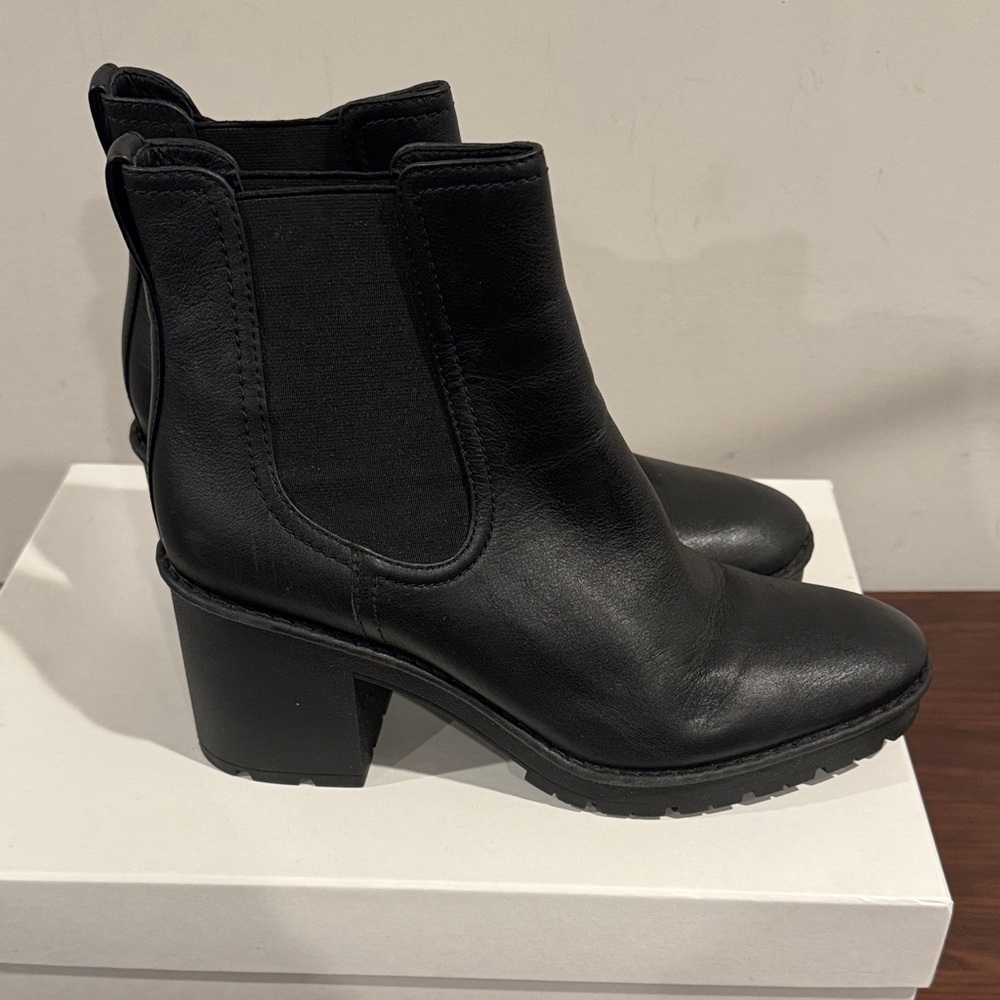 Vince Black Leather Ankle Booties size 10 worn once !